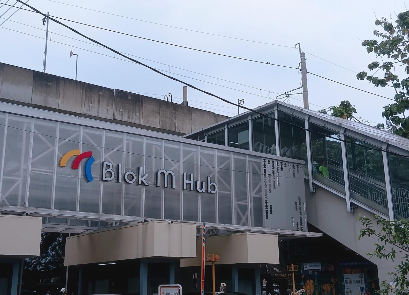 Hits Abis! Jelajahi Blok M yang Kini Jadi Surga Kaum Muda