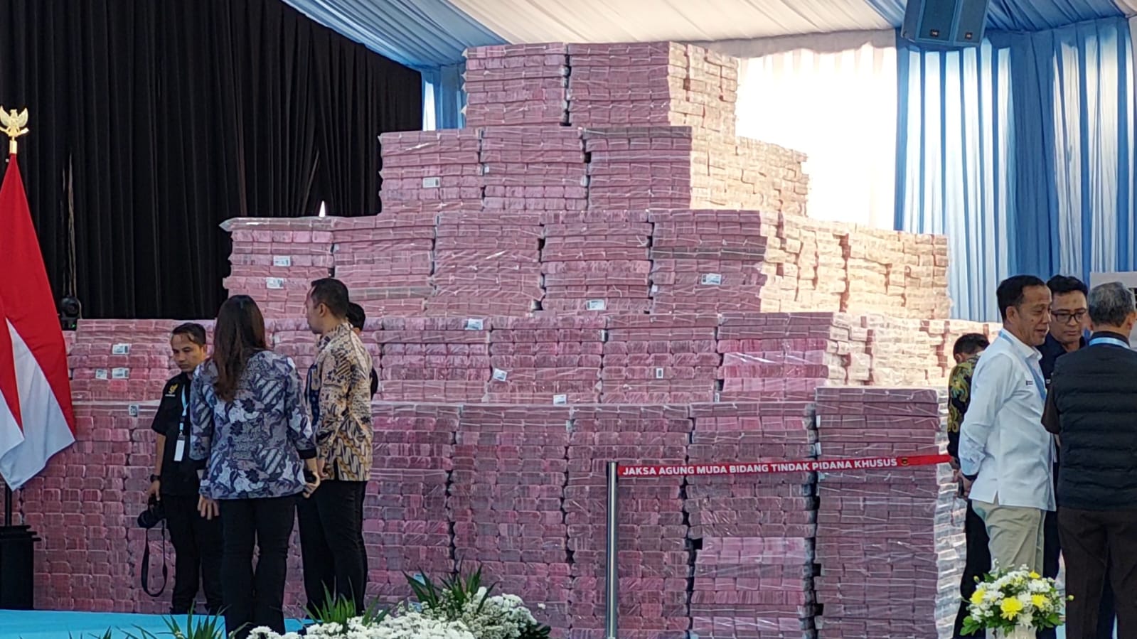 Kejagung Serahkan Dana Rp10,27 Triliun Hasil Denda Satgas PKH ke Negara, Prabowo Tegaskan Kekayaan Rakyat Harus Diselamatkan