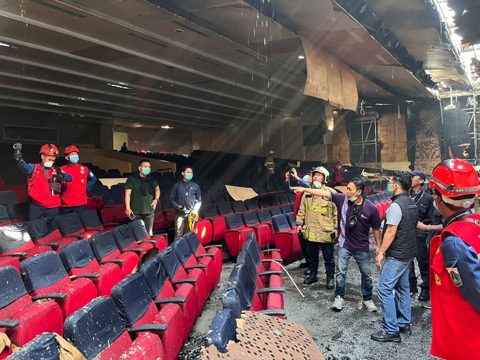 Kabut Asap di Ruang Akademik Menengok Sisa Puing dan Kerusakan Materiil Pasca Kebakaran Auditorium Kampus Binus Kebon Jeruk