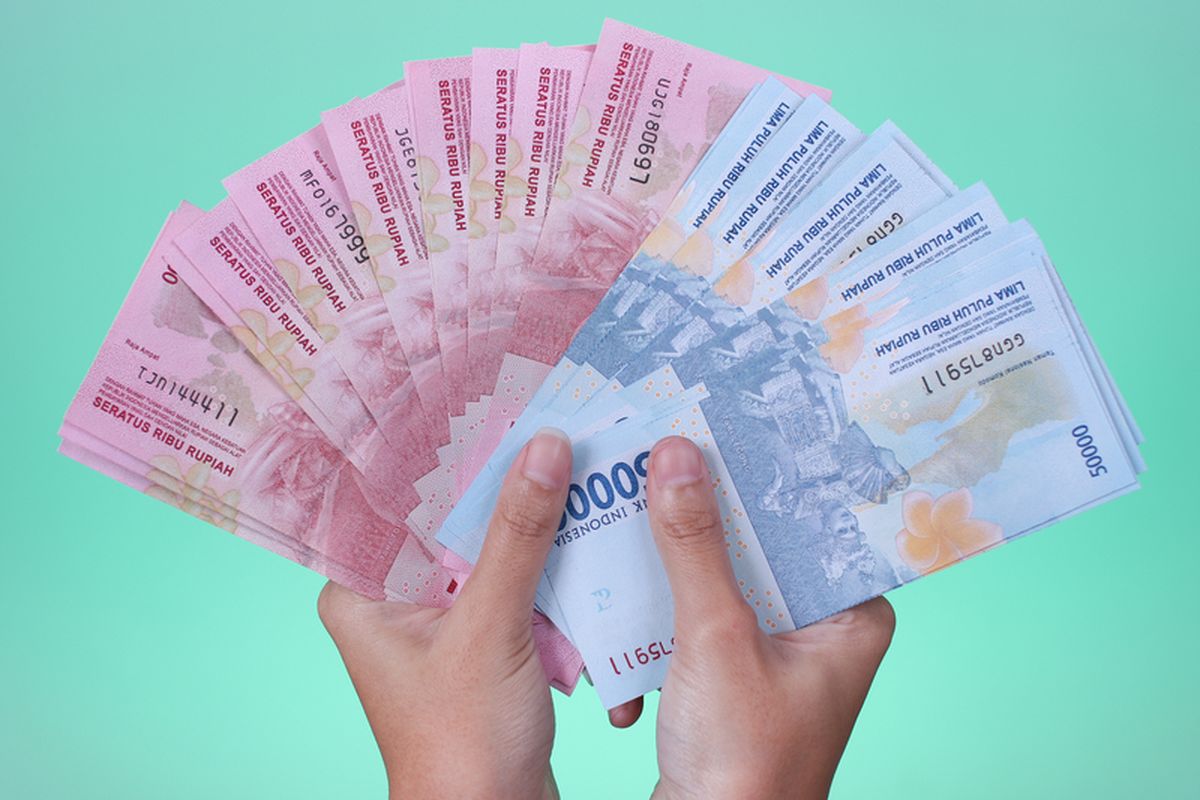 Rupiah Terperosok Lampu Merah Ekonomi Nilai Tukar Rupiah Melemah Menjadi Rp18.107 Per Dolar AS Akibat Sentimen Geopolitik Global