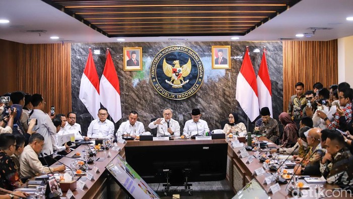 Menko Pangan Ungkap Pemborosan Rp 1 Triliun Per Bulan Akibat Pembengkakan Titik SPPG