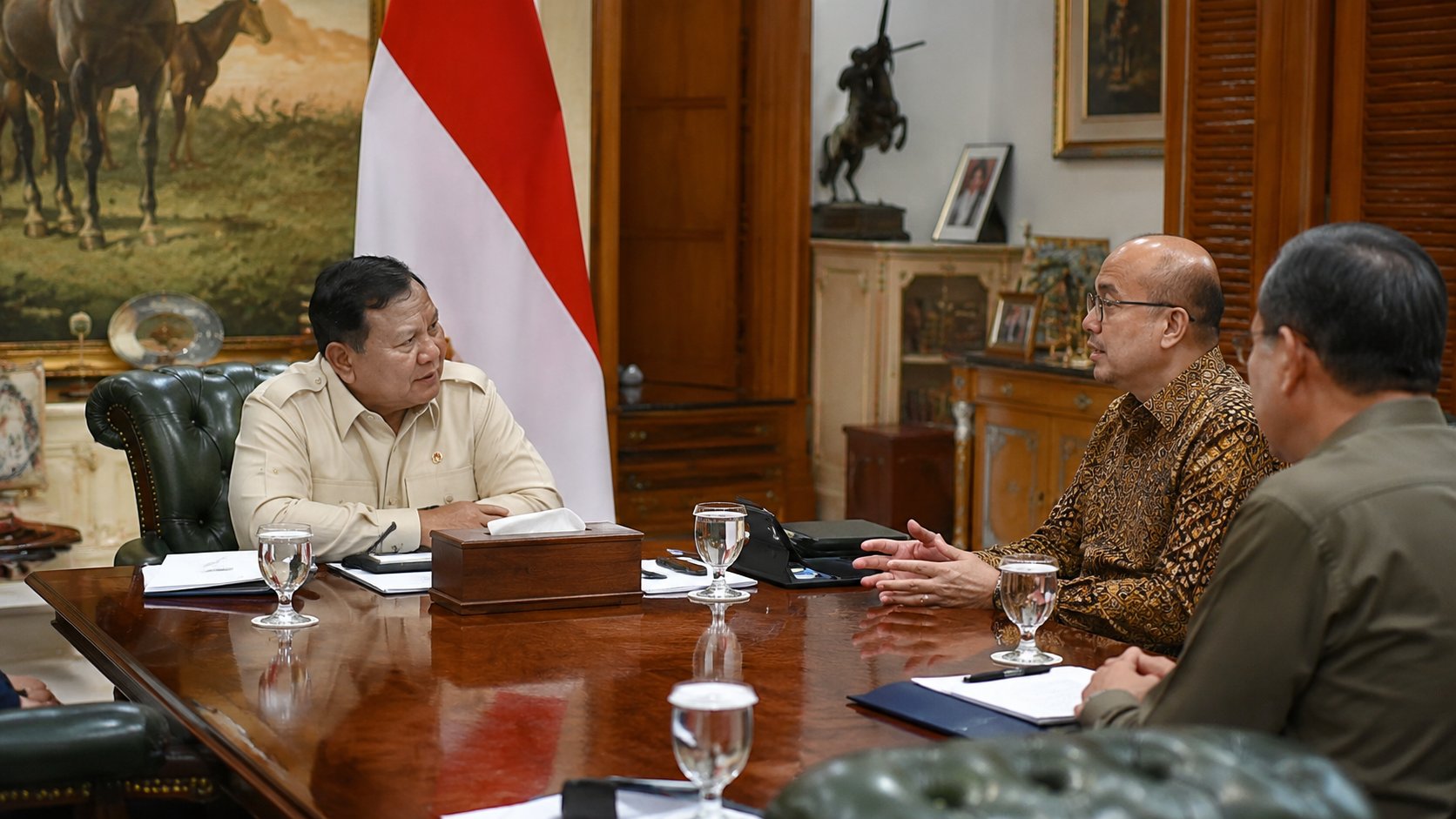 Prabowo Gelar Rapat Terbatas Akhir Pekan, Fokus Bahas Realisasi Investasi Asing ke Indonesia