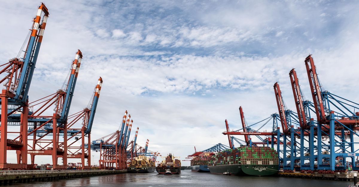 Dinamika Ekonomi Asia Tenggara: Posisi Indonesia di Tengah Gejolak Logistik dan Energi