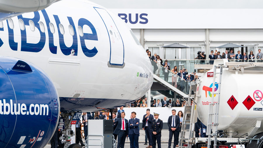 Pesawat JetBlue Tabrak Drone Saat Mendarat di Bandara JFK, Keselamatan Penerbangan Kembali Jadi Sorotan