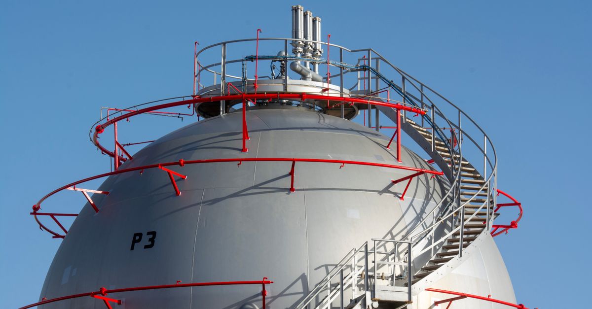 B50 Berlaku & Harga LNG Industri Turun: Strategi Jaga Ekonomi dan Pekerja