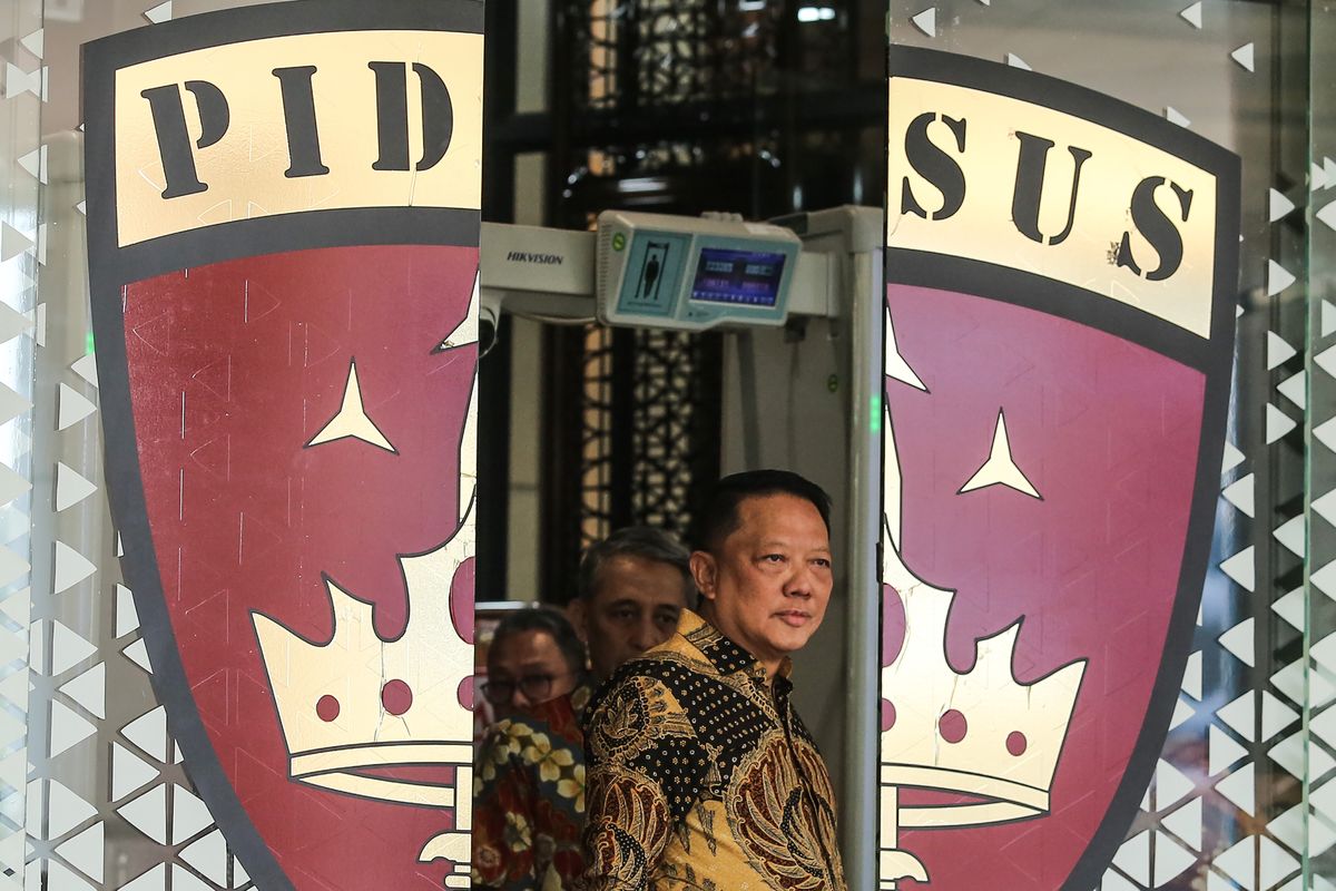 Eks Jampidsus Febrie Adriansyah Jalani Pemeriksaan Maraton di Kejagung Terkait Dugaan TPPU