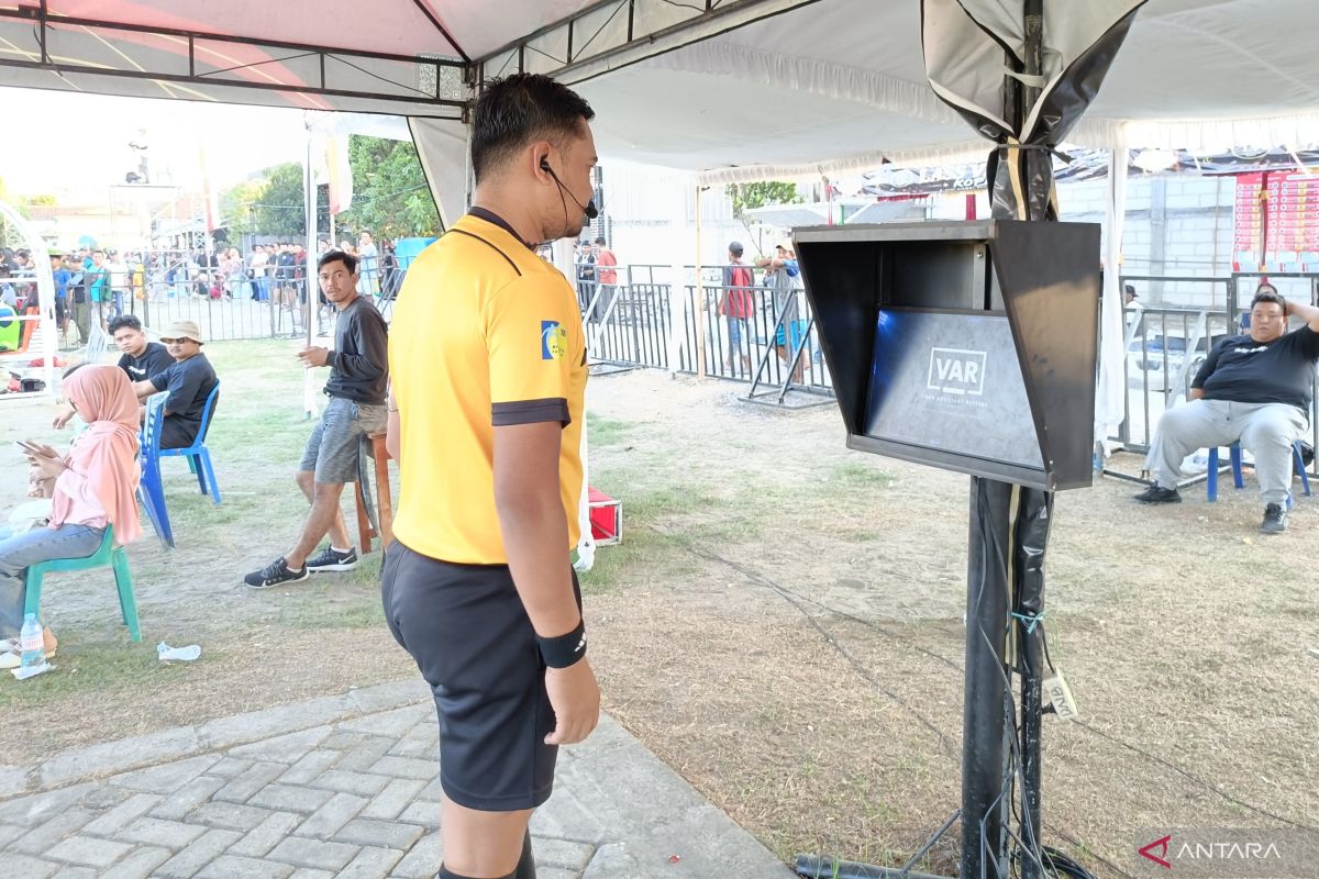 Liga Tarkam di Bojonegoro Gunakan Teknologi VAR, Tingkatkan Akurasi Keputusan Wasit