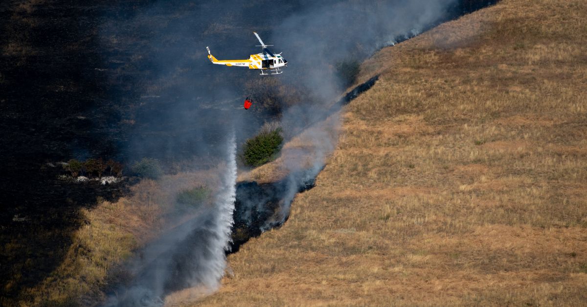 Kebakaran Gunung Bromo: Drone dan Heli Jadi Tumpuan Pemadaman