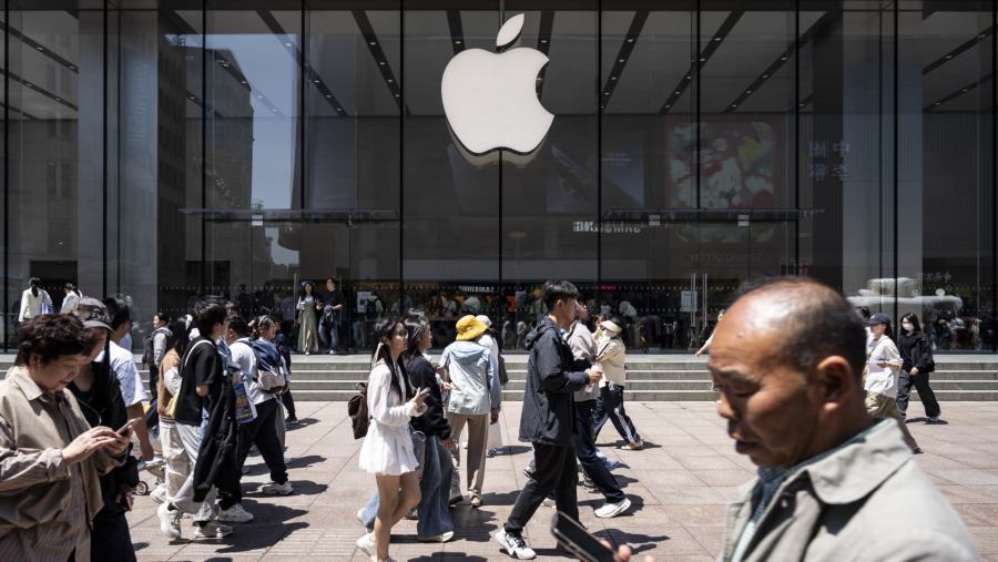 Apple Pangkas Lebih dari 200 Pekerja di Tim Siri dan Vision Pro, Fokus Bergeser ke AI