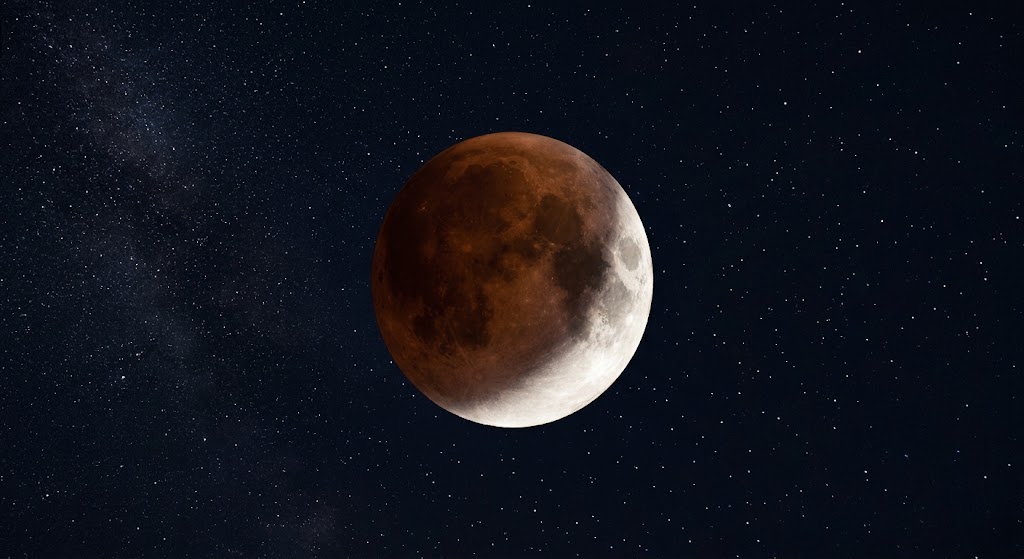 Puncak Gerhana Bulan Sebagian Terjadi Hari Ini, Piringan Bulan Tertutup Hingga 96,3 Persen