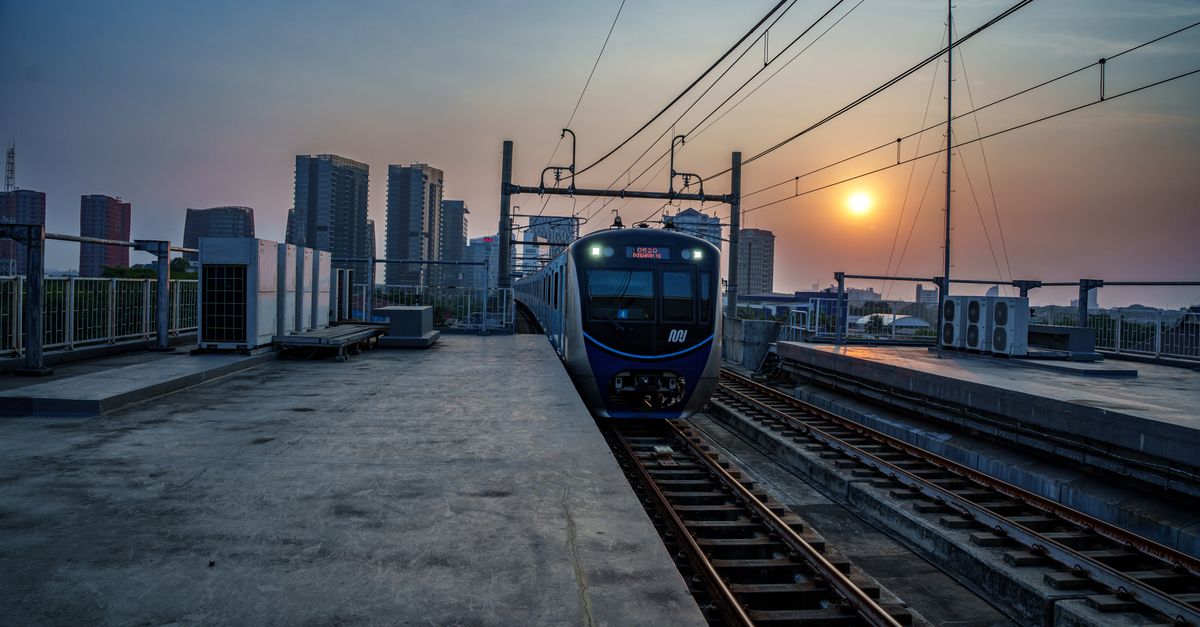 Danantara Masuk Proyek LRT Jakarta, Beban APBD DKI Lebih Ringan